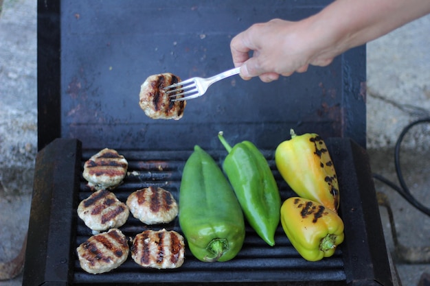 Jak wybudować grill z kamienia we własnym ogrodzie?