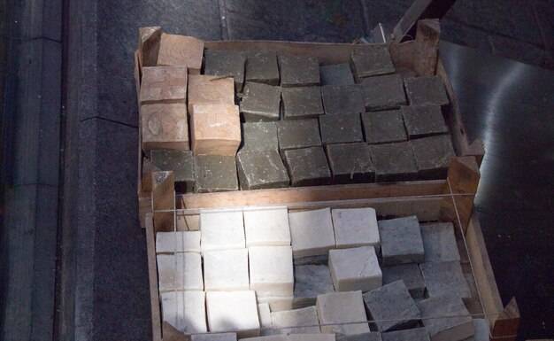 Ile to jest kubik kamienia i jak go przeliczyć na tony?