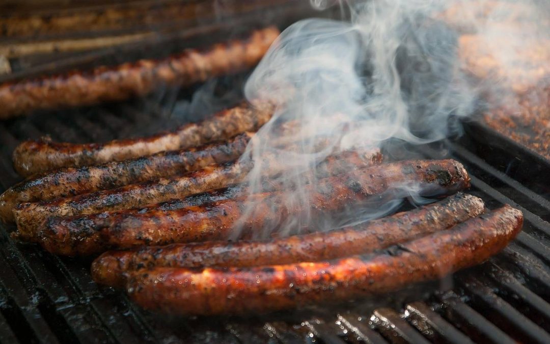 Jak wymurować grill ogrodowy, by cieszyć się latem w plenerze?